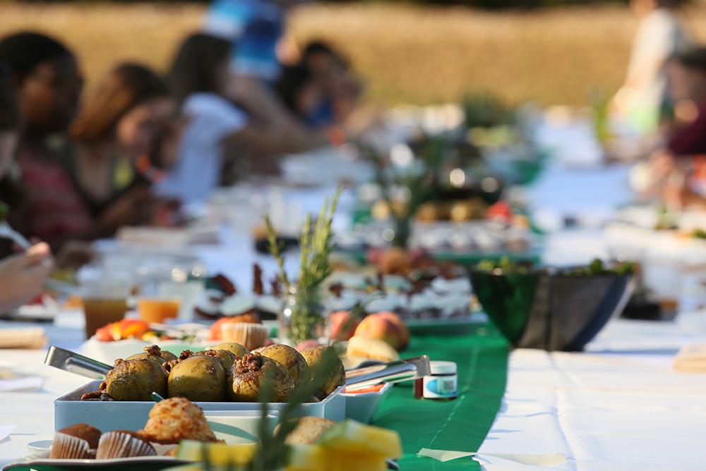 food, dining, sustainability, tables, farms, outdoors, outside, people, students
